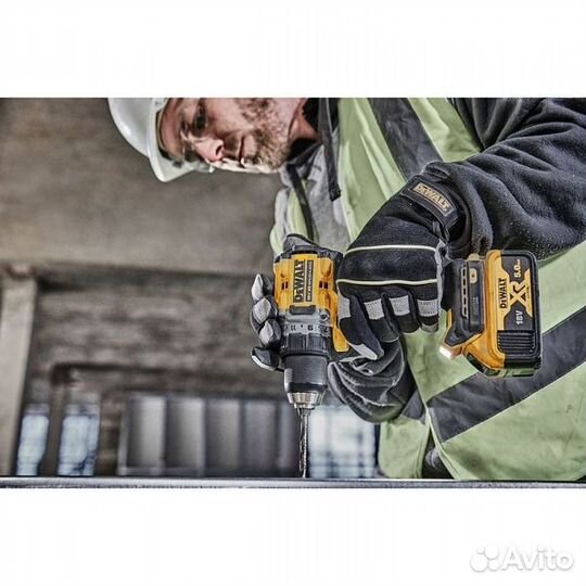 Аккумуляторная дрель-шуруповерт DeWalt DCD800P2T-Q