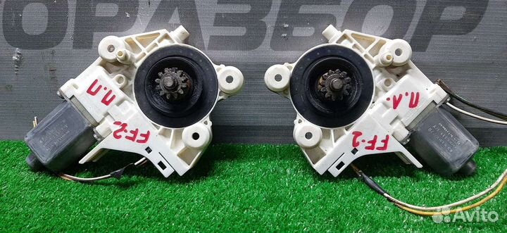 Моторчики стеклоподъемника левый Ford Focus 2
