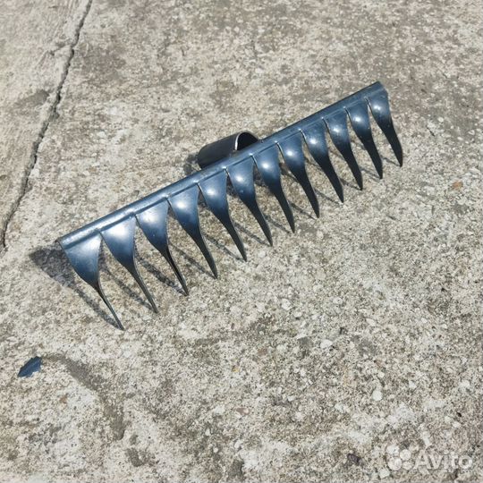 Грабли садовые