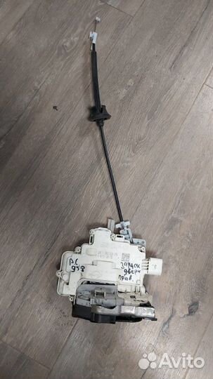 Замок двери задний правый Porsche Cayenne 958 3.6