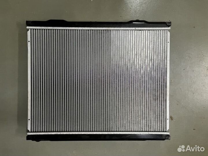 Радиатор двигателя Kia Sorento MT 25310-3E000