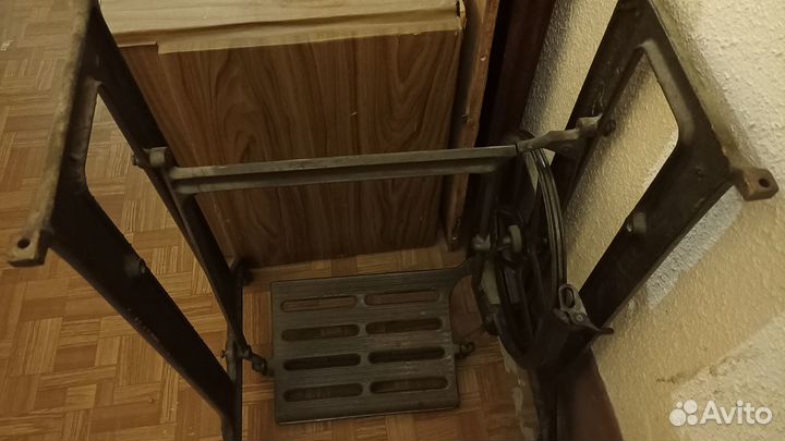 Швейная машинка СССР с крепежом