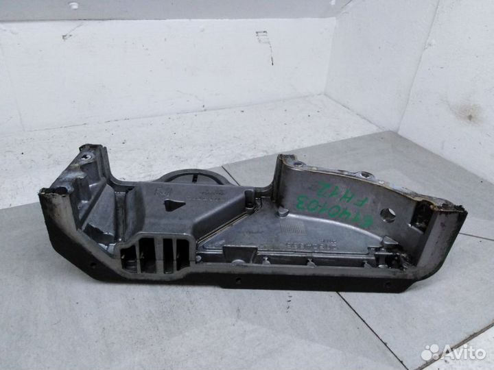 Крышка двигателя 20524635 Рено