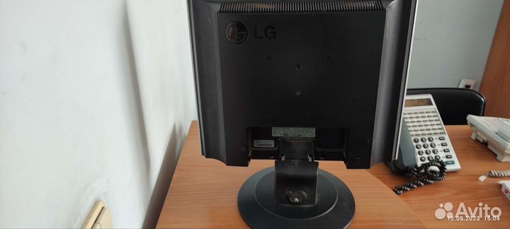 Монитор LG flatron L1732S