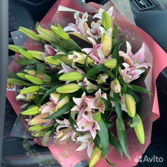Букеты из лилий