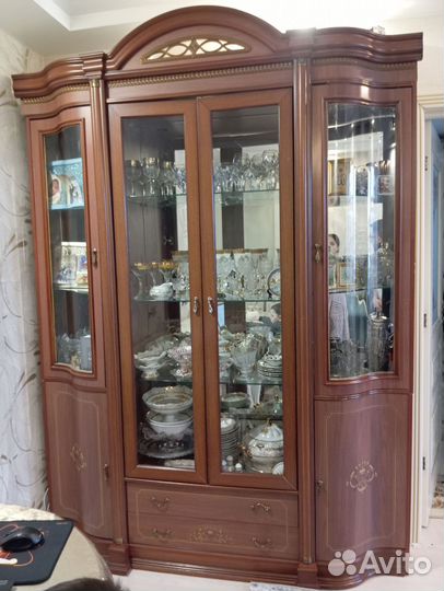 Буфеты и серванты