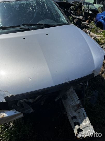 Капот на LADA priora