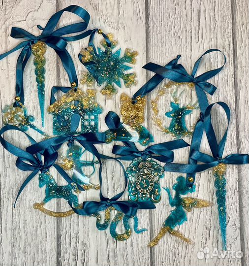 Набор елочных игрушек из эпоксидной смолы