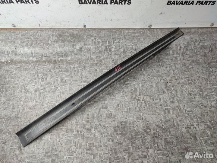 Накладка порога передняя правая Audi A6 C6 3.2 AUK