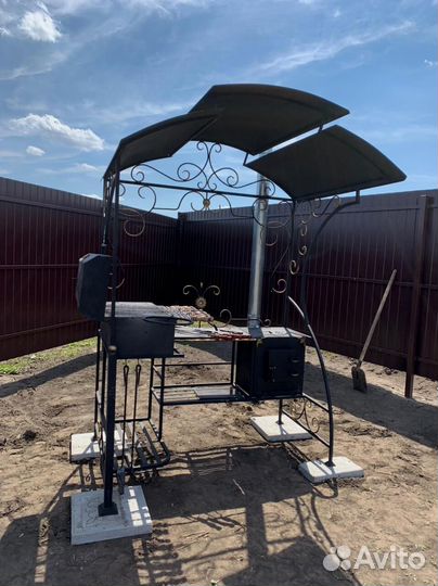 Мангал с крышей