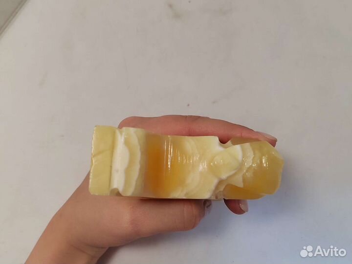 Сфинкс из камня. Оникс или Селенит