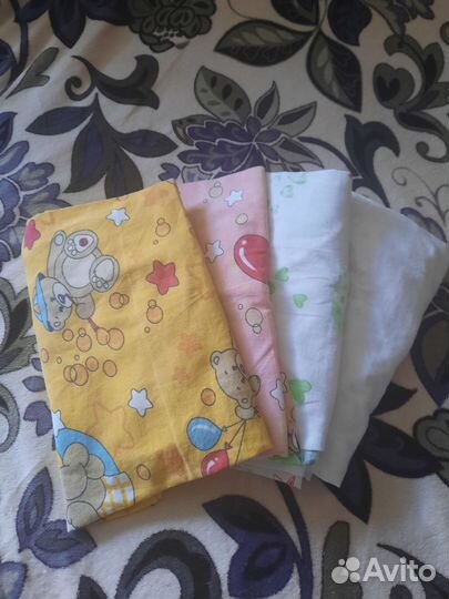 Простынь на резинке на детский матрас