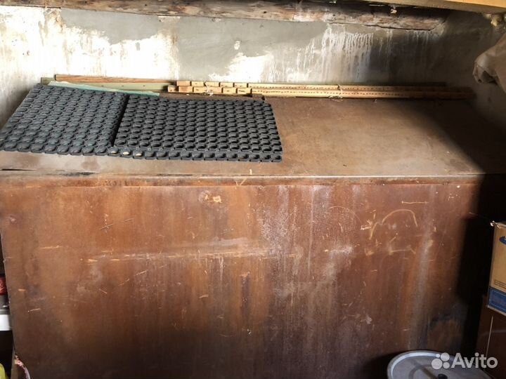 Металлический бак