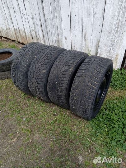 Hankook Winter I'Pike 235/55 R17