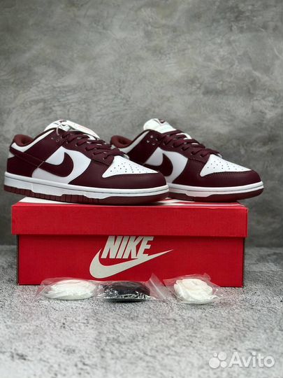 Кроссовки Nike SB Dunk Low Team Red