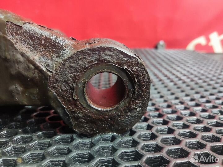 Кронштейн амортизатора задний правый