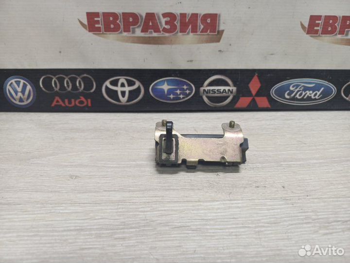 Ручка двери багажника Mitsubishi Legnum EA1W 4G93