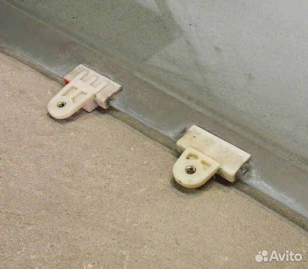 Стекло двери передней правой Maxima J30