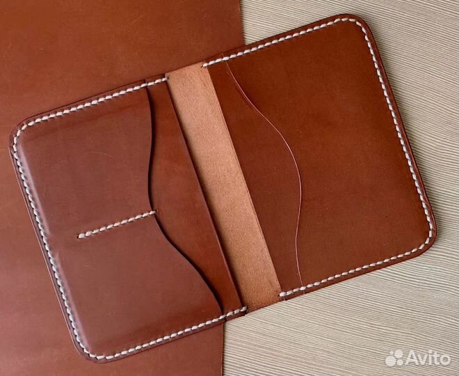 Обучение кожевенному ремеслу в мастерской