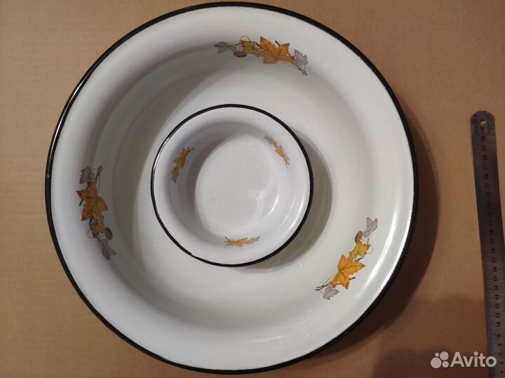 Эмалированные тазы и блюда