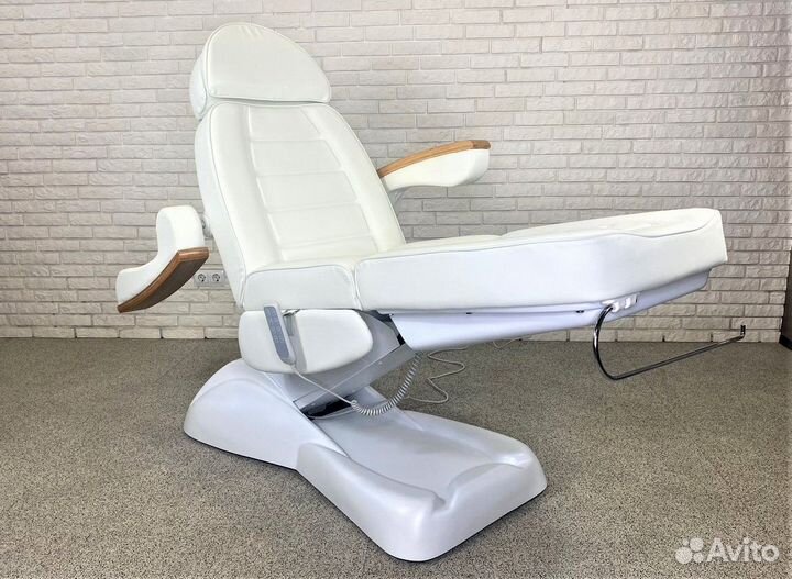 Косметологическое кресло Gabriela White DL-2920