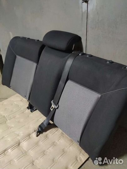 Opel Astra h 5д хэтчбек заднее сиденье