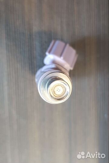 Форсунка топливная 1G-FE 23250-70120