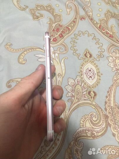 Телефон iPhone 6s