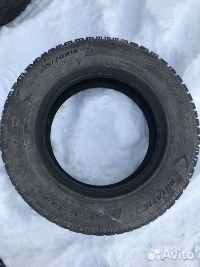 Goodyear UltraGrip 500 215/70 R16 100T