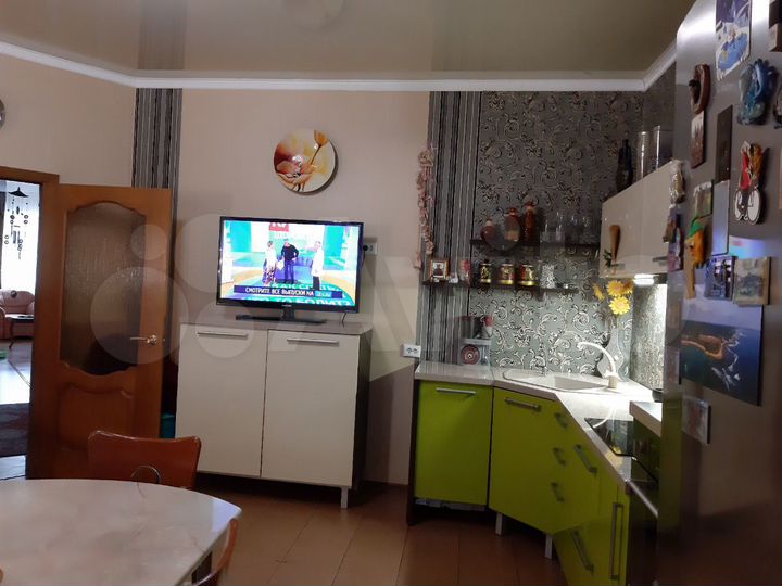 Дом 305 м² на участке 9,3 сот.