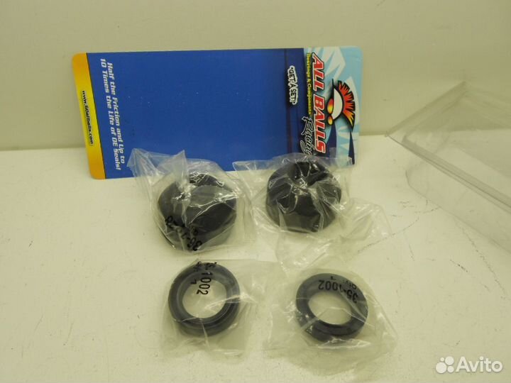 Honda/Suzuki Комплект сальников и пыльников вилки