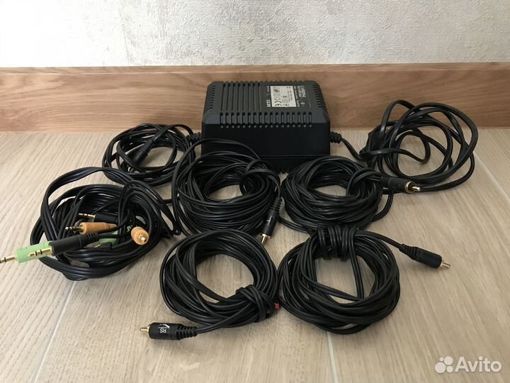 Активная 5.1 акустика Cambridge SoundWorks DTT2200