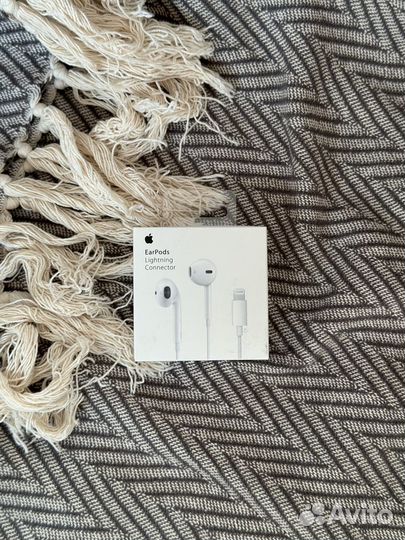 Наушники apple earpods lightning коробка