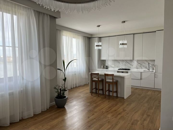 2-к. квартира, 80 м², 9/10 эт.