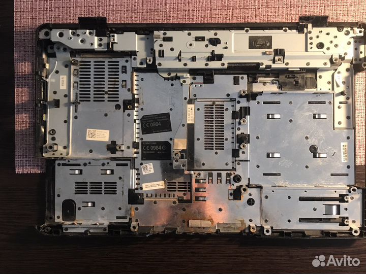 Поддон для ноутбука Dell Inspiron 1545