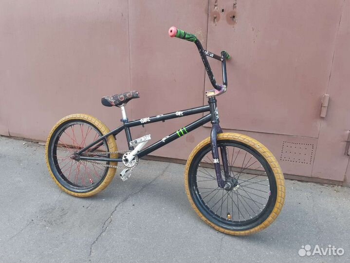 Трюковой велосипед BMX