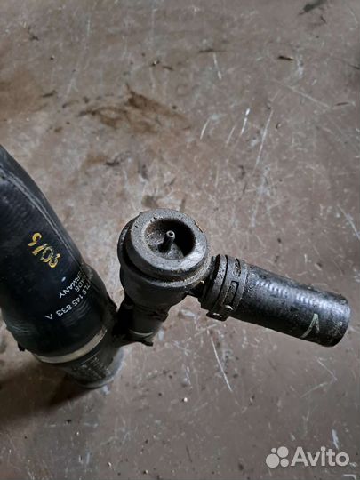 Патрубок интеркулера на Porsche Cayenne