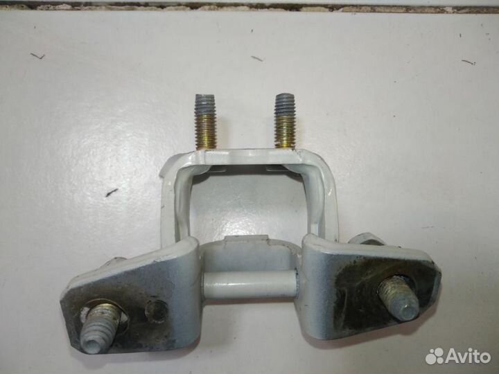 Петля двери задней правой верхняя Mitsubishi Grand