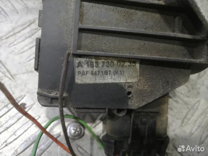 Замок задней правой двери Mercedes Benz ML W163