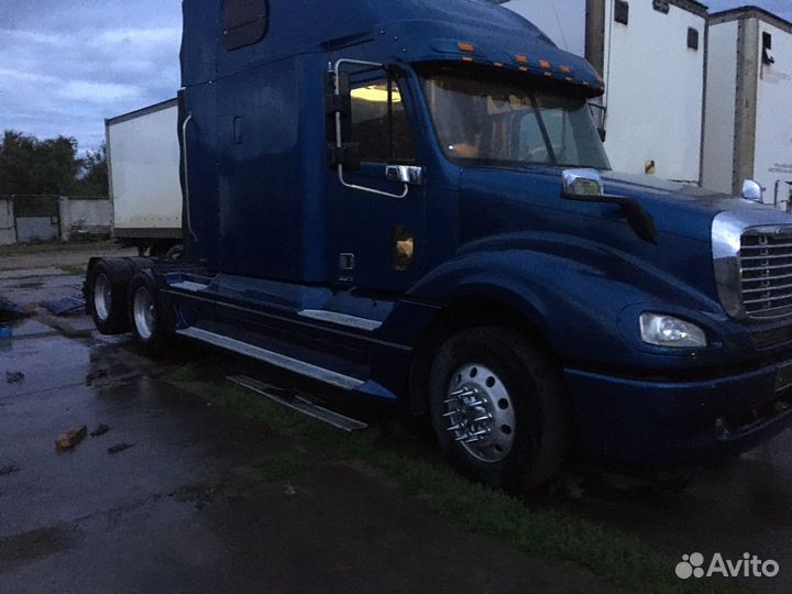 Freightliner Columbia, 2004