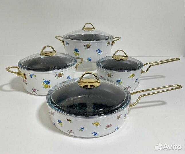 Набор кастрюль