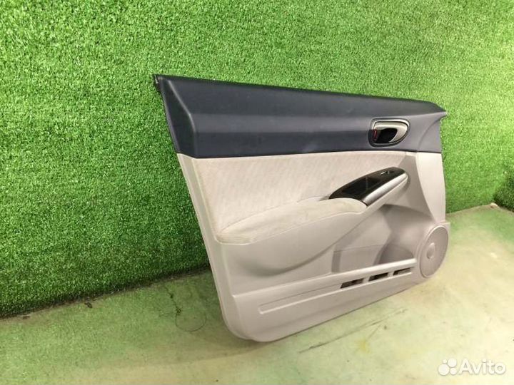 Обшивка двери передняя левая Honda Civic FD1 R18A