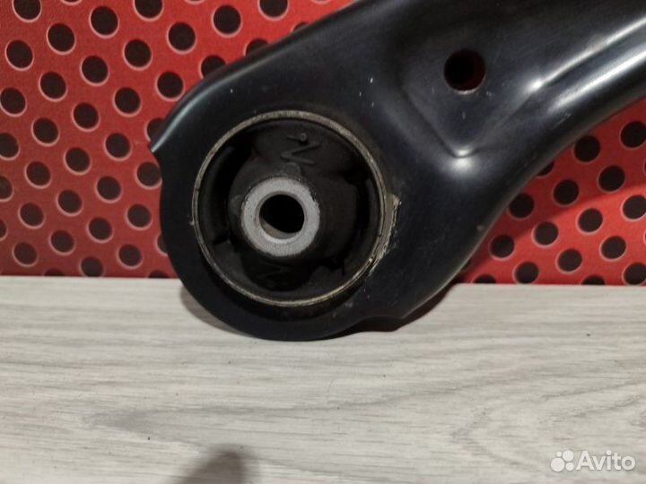 Рычаг передний правый Hyundai Tucson NX4 1.6T-GDI