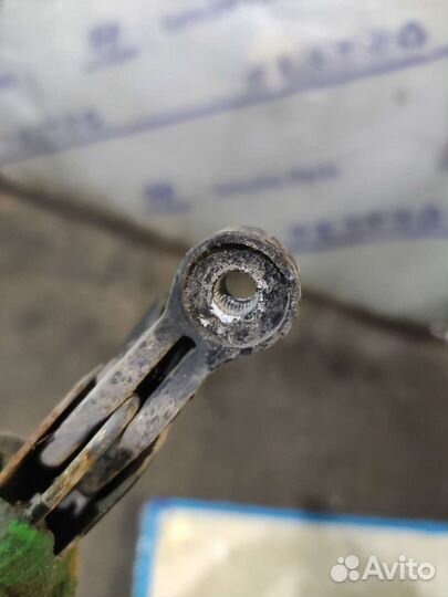 Поводок заднего стеклоочистителя Kia Pregio