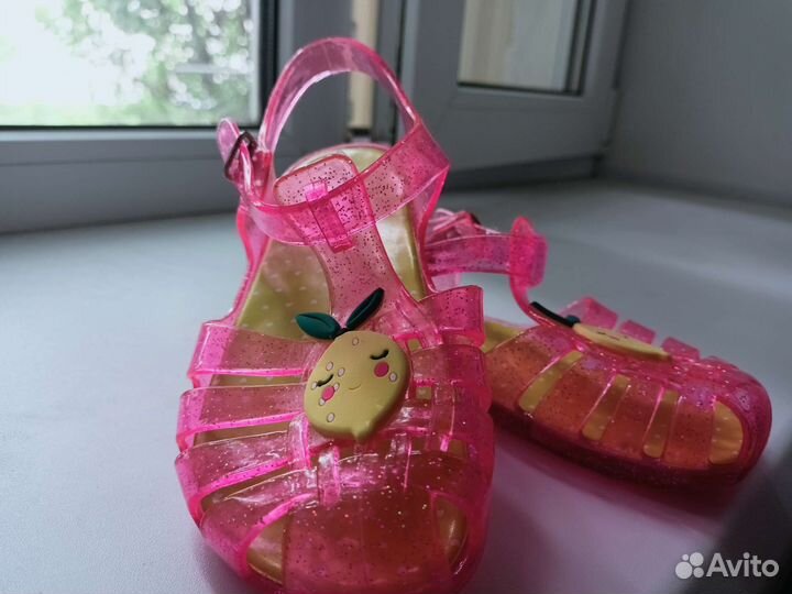 Летняя обувь для девочки