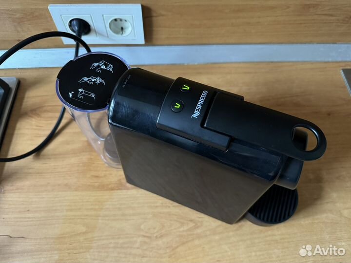 Кофемашина капсульная Nespresso EN85