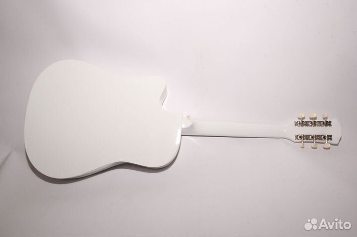 Гитара акуcтичeскaя