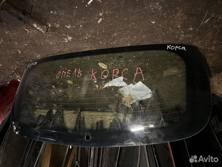 Заднее стекло Opel Corsa D