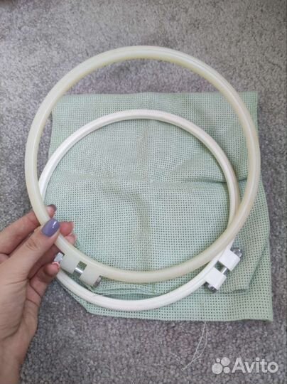 Пяльцы для вышивания и канва