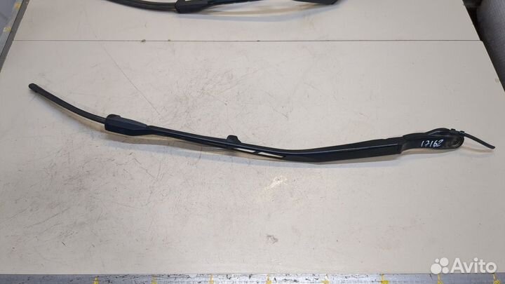 Щеткодержатель Volvo XC90, 2017